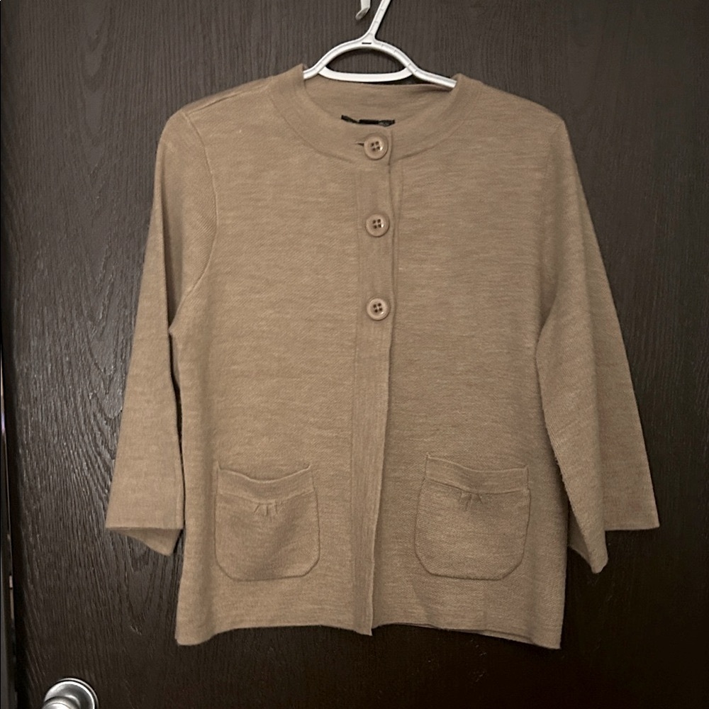 Stylish Designers Originals Tan Cardigan Acrylic 3/4 Sleeve 3 Button Sweater. L